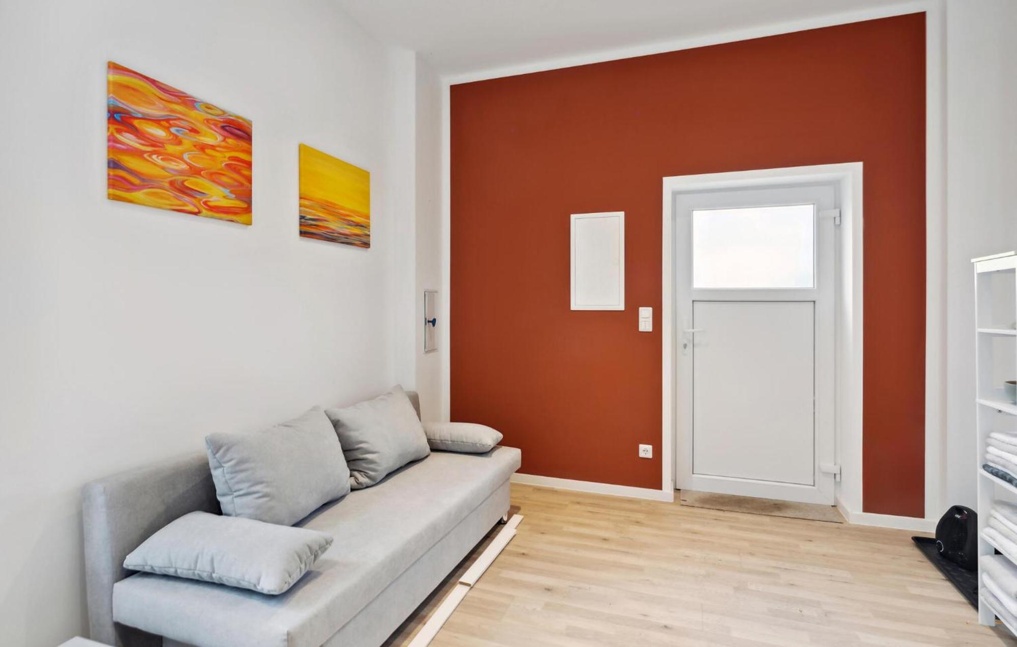 Apartment 2 Bedroom Gorgeous In *